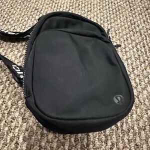 Lululemon athletica Black Belt Bag!